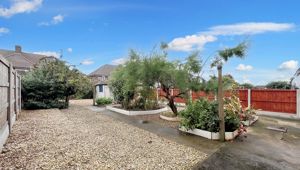 Photo 3- click for photo gallery